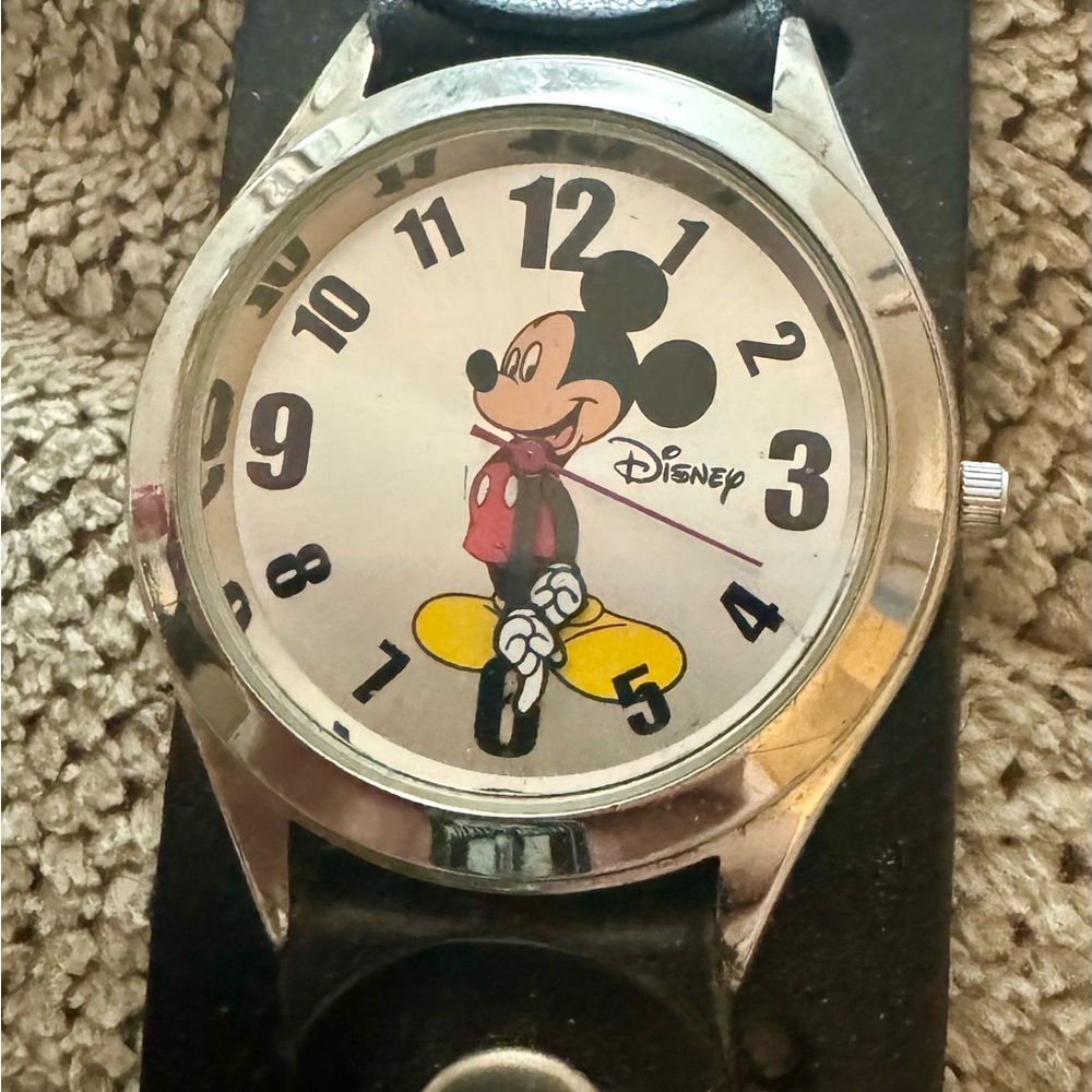 Vintage look Disney Mickey Mouse watch with white gloved hands, stainless steel